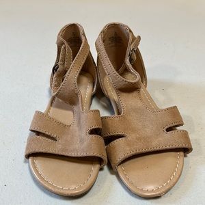Used Old Navy Tan toddler girl Sandals